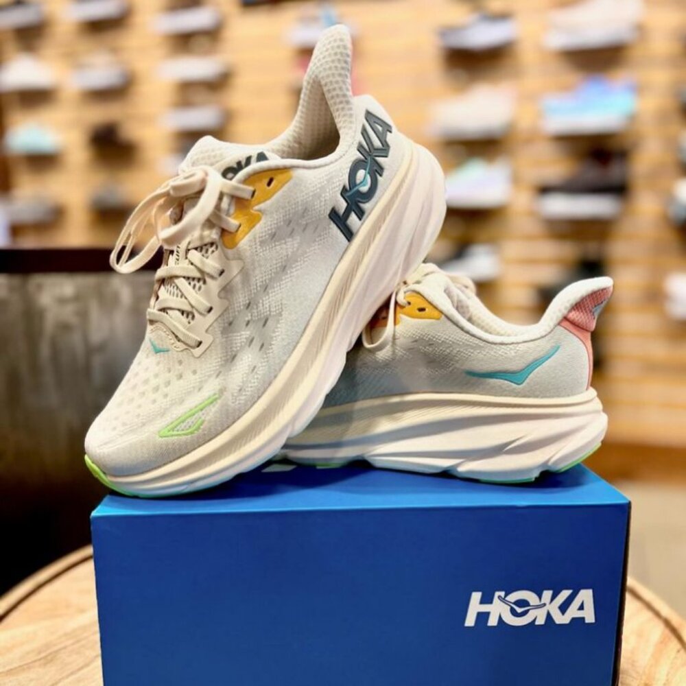 HOKA Women's Clifton 9 Running Shoes